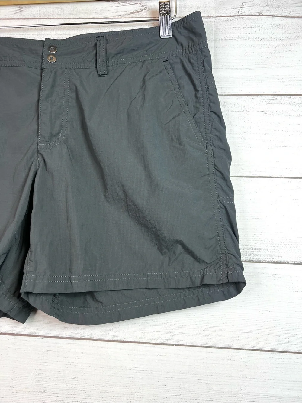 Columbia Women's Gray Hiking Outdoor Omni Shade Quick Dry Size 12 Gorpcore Nylon - Picture 5 of 11